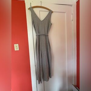 Cute black & white sleeveless  jumpsuit